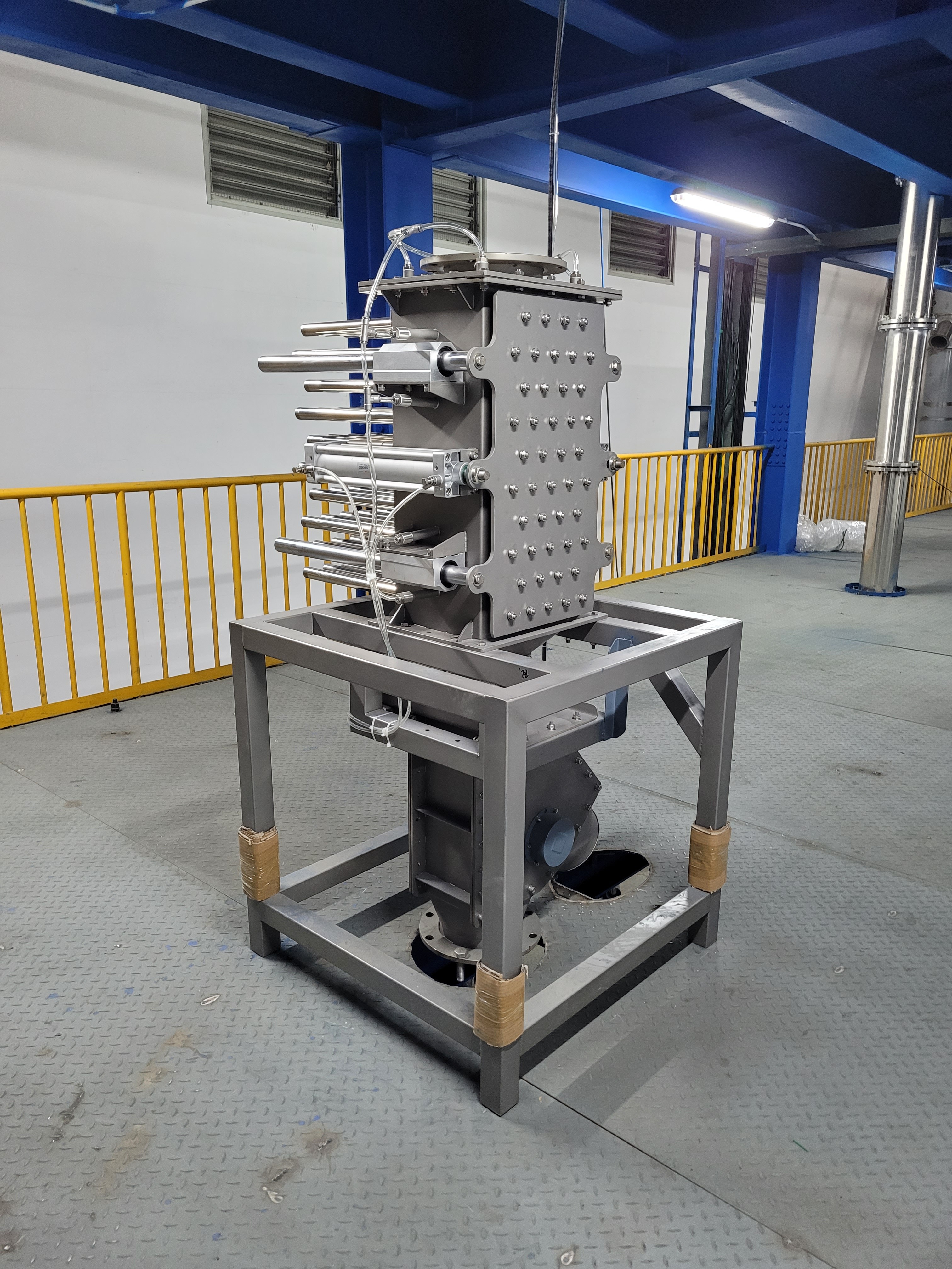 चिली पाउडर उत्पादनमा फलामको अशुद्धताको खतरा र चुम्बकीय विभाजकको मुख्य भूमिका